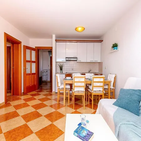 Sea View Stay, Crikvenica, Cleaning Included Apartment *